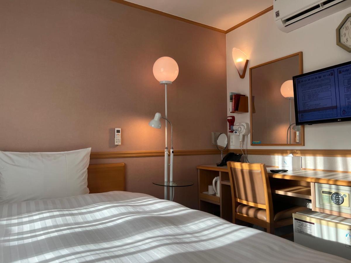 Toyoko Inn Busan Seomyeon Екстер'єр фото